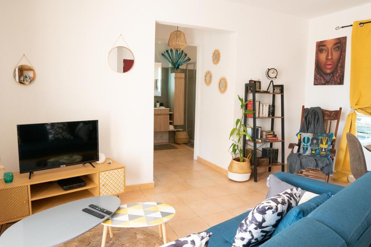 L'Ile Au Paon - Appartement T2 Avec Piscine Et Parking Les Abymes Luaran gambar